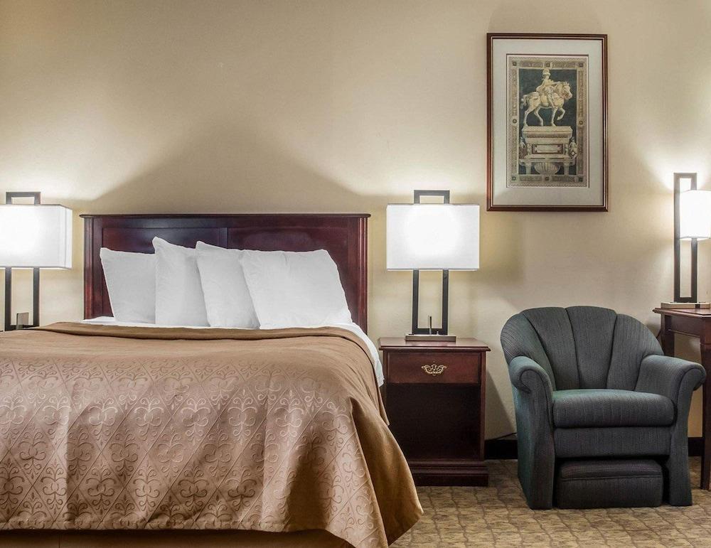 Days Inn By Wyndham แบร์รี ภายนอก รูปภาพ
