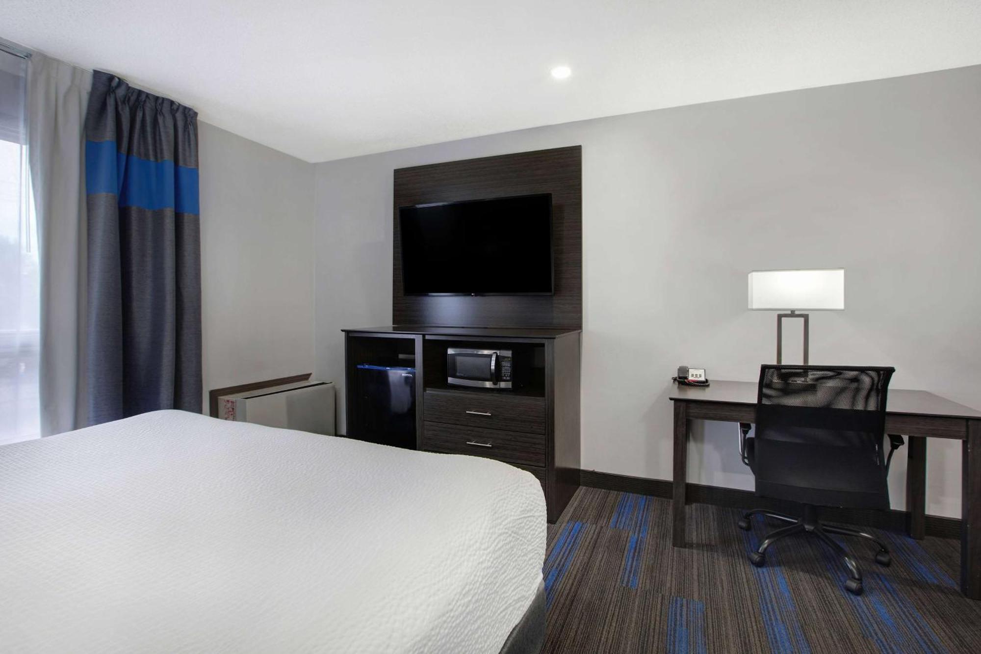 Days Inn By Wyndham แบร์รี ภายนอก รูปภาพ