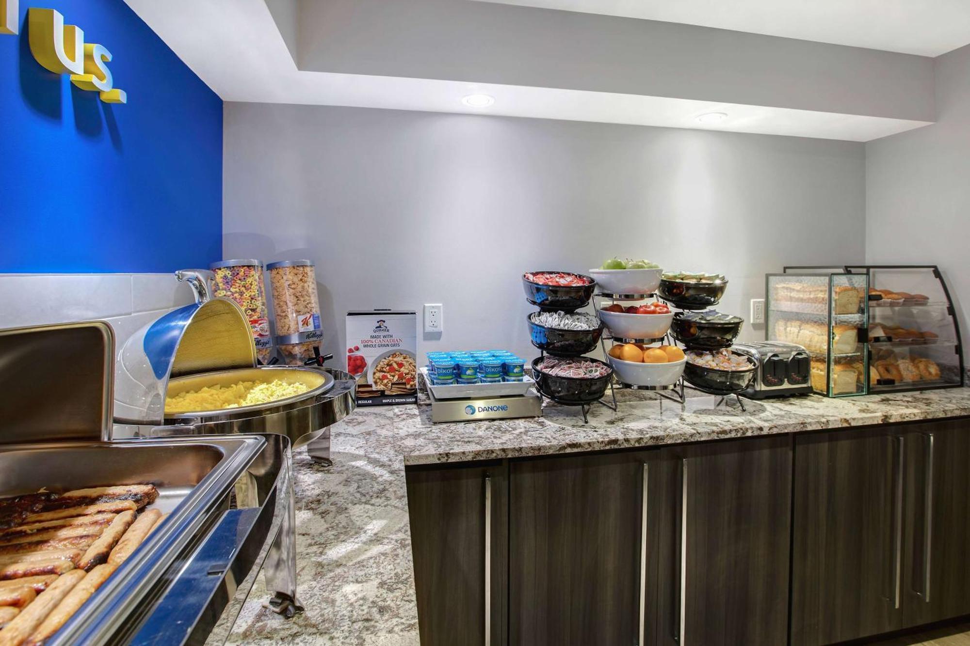 Days Inn By Wyndham แบร์รี ภายนอก รูปภาพ