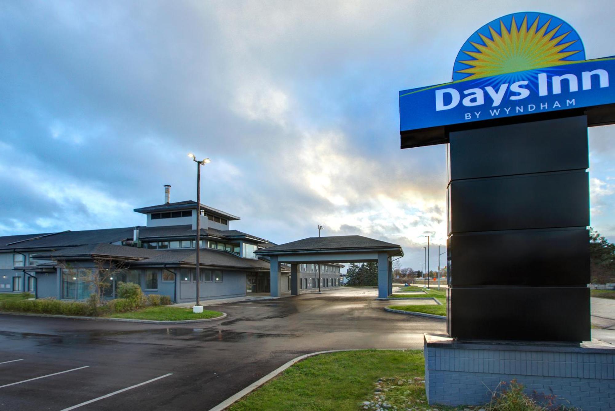 Days Inn By Wyndham แบร์รี ภายนอก รูปภาพ