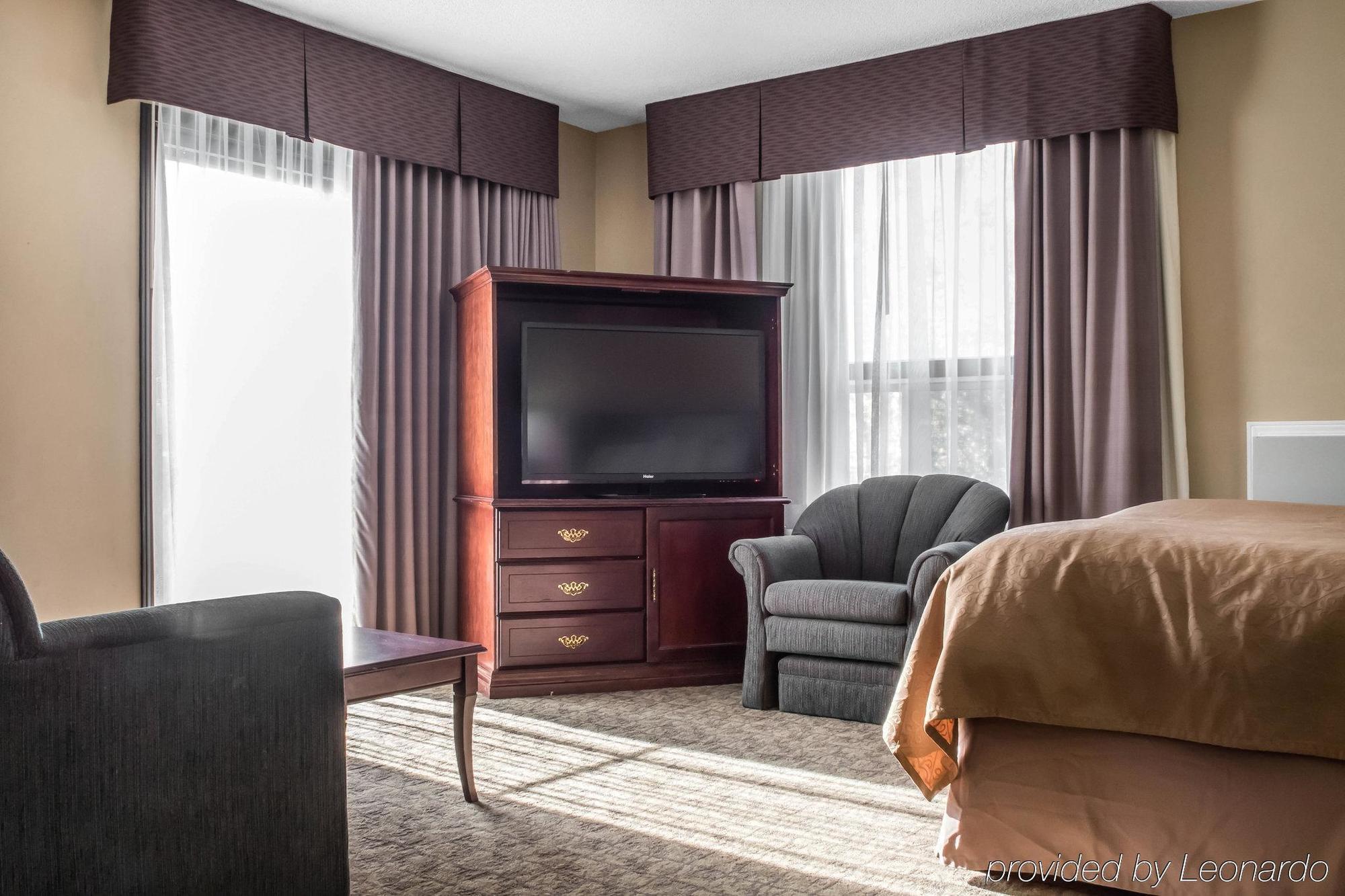 Days Inn By Wyndham แบร์รี ภายนอก รูปภาพ