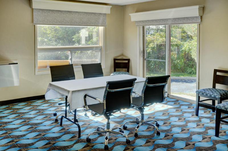 Days Inn By Wyndham แบร์รี ภายนอก รูปภาพ